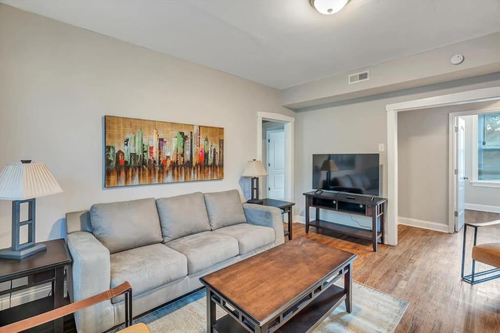Beautiful Tower Grove Unit Recently Renovated 2S Villa Richmond Heights Kültér fotó